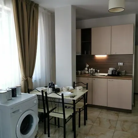 1 Flowerstrasse * Слънчев бряг